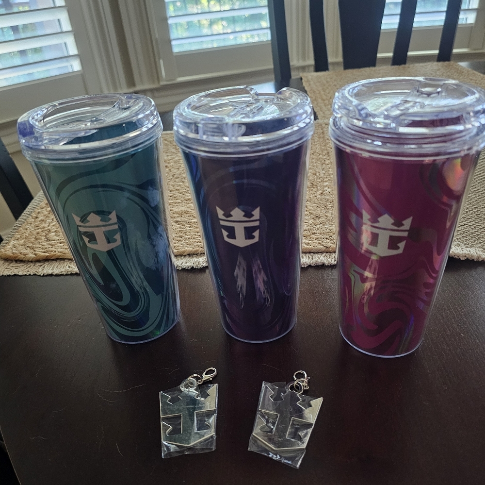 4 Royal Caribbean Drink Cups & 2 Charms!